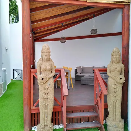 Beautiful - 4 Bedrooms, Heated Pool, 2 Priv Car Park Places, Fibre Net, Tv Channels 别墅 *