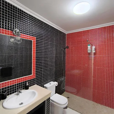 Beautiful - 4 Bedrooms, Heated Pool, 2 Priv Car Park Places, Fibre Net, Tv Channels