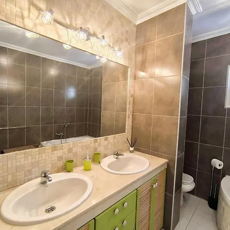 Beautiful - 4 Bedrooms, Heated Pool, 2 Priv Car Park Places, Fibre Net, Tv Channels