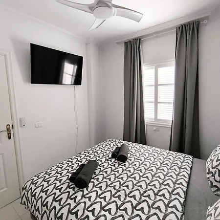 别墅 Beautiful - 4 Bedrooms, Heated Pool, 2 Priv Car Park Places, Fibre Net, Tv Channels