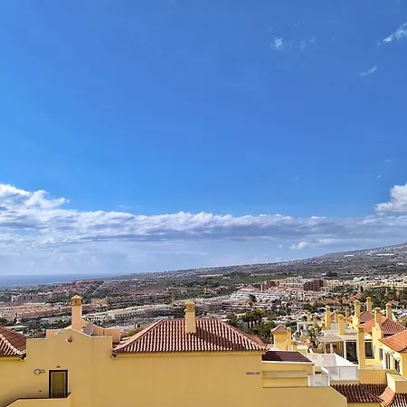 Beautiful - 4 Bedrooms, Heated Pool, Fibre Net, 2 Priv Car Park Places, Tv Channels Villa Costa Adeje (Tenerife)