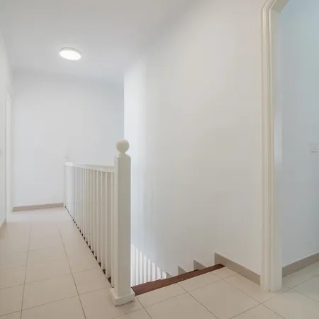 Willa Beautiful - 4 Bedrooms, Heated Pool, 2 Priv Car Park Places, Fibre Net, Ps5, Tv Channels