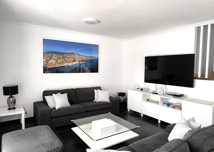 Beautiful - 4 Bedrooms, Heated Pool, 2 Priv Car Park Places, Fibre Net, Ps5, Tv Channels *