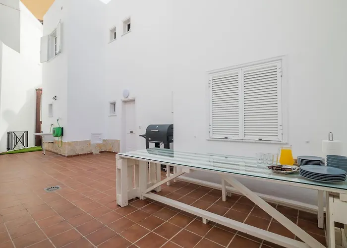 Villa Beautiful - 4 Bedrooms, Heated Pool, 2 Priv Car Park Places, Fibre Net, Ps5, Tv Channels