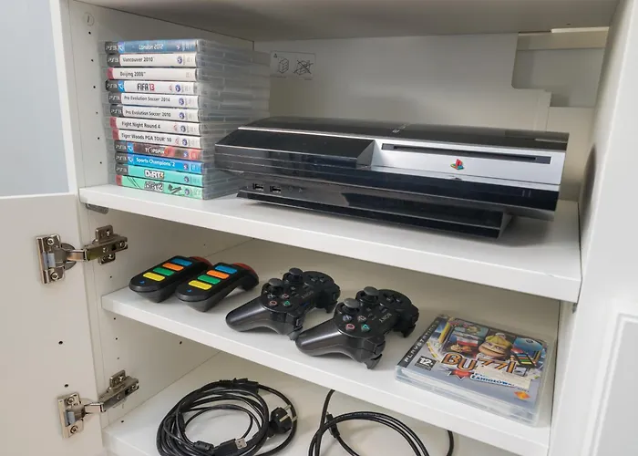 Beautiful - 4 Bedrooms, Heated Pool, 2 Priv Car Park Places, Fibre Net, Ps5, Tv Channels *