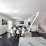 Beautiful - 4 Bedrooms, Heated Pool, 2 Priv Car Park Places, Fibre Net, Ps5, Tv Channels Вілла *