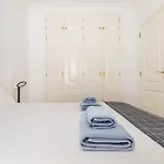 Beautiful - 4 Bedrooms, Heated Pool, 2 Priv Car Park Places, Fibre Net, Ps5, Tv Channels Вілла *