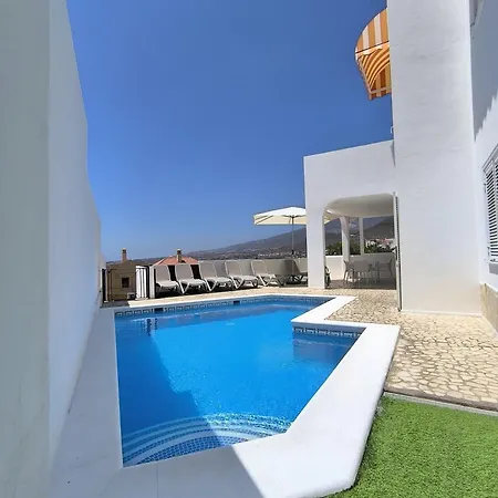 Beautiful - 4 Bedrooms, Heated Pool, 2 Priv Car Park Places, Fibre Net, Ps5, Tv Channels Вилла