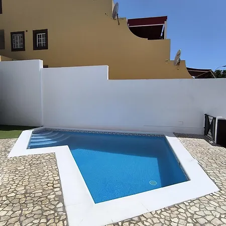 Beautiful - 4 Bedrooms, Heated Pool, 2 Priv Car Park Places, Fibre Net, Ps5, Tv Channels * Адехе