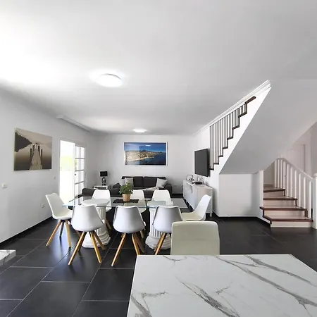 Beautiful - 4 Bedrooms, Heated Pool, 2 Priv Car Park Places, Fibre Net, Ps5, Tv Channels فيلة *