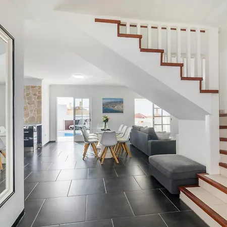 Beautiful - 4 Bedrooms, Ac, Heated Pool, 2 Priv Car Park Places, Fibre Net, Ps5, Tv Channels
