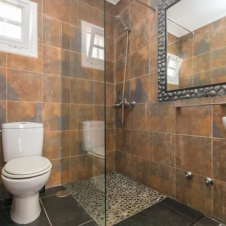 Beautiful - 4 Bedrooms, Heated Pool, 2 Priv Car Park Places, Fibre Net, Ps5, Tv Channels فيلة