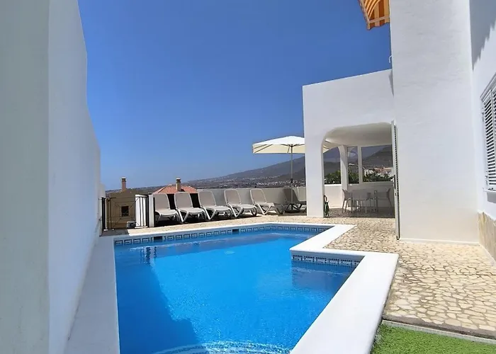 Beautiful - 4 Bedrooms, Heated Pool, 2 Priv Car Park Places, Fibre Net, Ps5, Tv Channels Villa