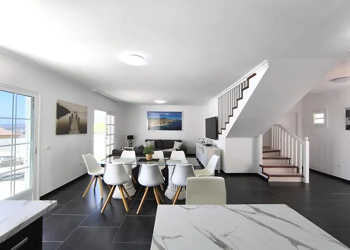 Beautiful - 4 Bedrooms, Heated Pool, 2 Priv Car Park Places, Fibre Net, Ps5, Tv Channels Villa *