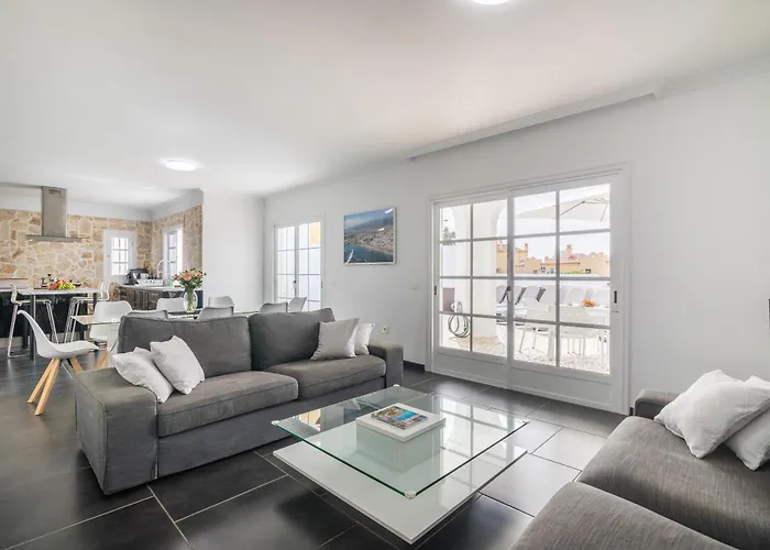 Beautiful - 4 Bedrooms, Heated Pool, 2 Priv Car Park Places, Fibre Net, Ps5, Tv Channels Villa