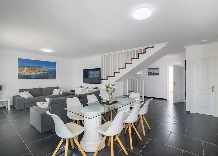 Beautiful - 4 Bedrooms, Heated Pool, 2 Priv Car Park Places, Fibre Net, Ps5, Tv Channels * Costa Adeje (Tenerife)