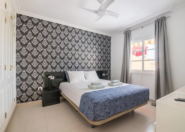 Beautiful - 4 Bedrooms, Heated Pool, 2 Priv Car Park Places, Fibre Net, Ps5, Tv Channels