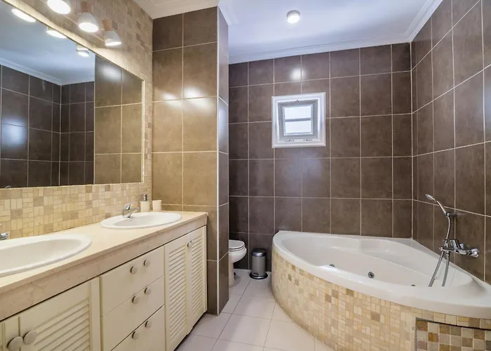 Villa Beautiful - 4 Bedrooms, Heated Pool, 2 Priv Car Park Places, Fibre Net, Ps5, Tv Channels Costa Adeje (Tenerife)