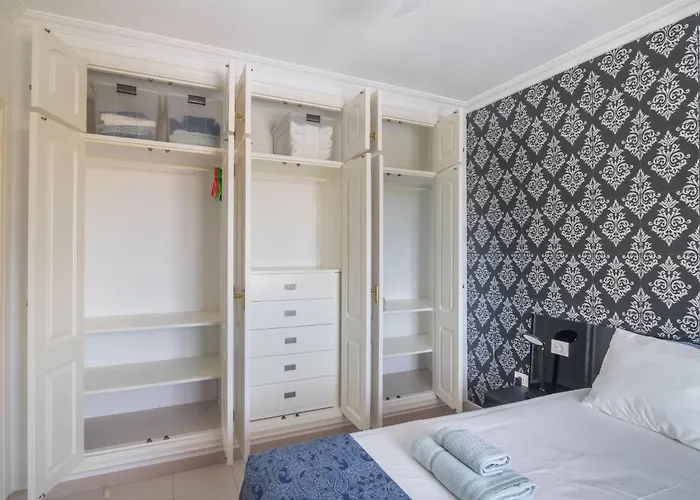 Villa Beautiful - 4 Bedrooms, Heated Pool, 2 Priv Car Park Places, Fibre Net, Ps5, Tv Channels *