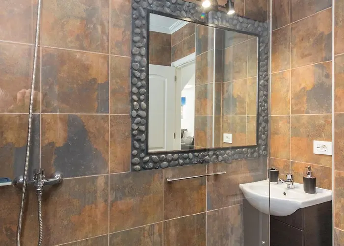 Villa Beautiful - 4 Bedrooms, Heated Pool, 2 Priv Car Park Places, Fibre Net, Ps5, Tv Channels